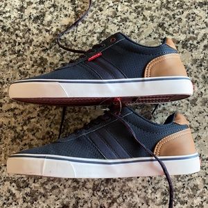 Levi’s comfort shoes